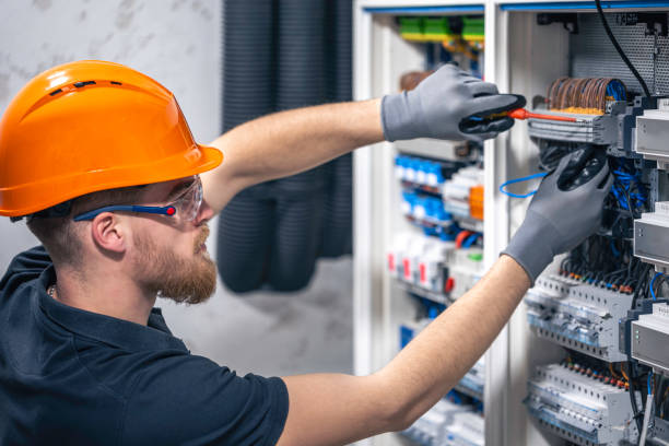 Best Emergency Electrical Repair  in Carthage, IL